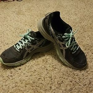 《WOMEN'S ASICS SHOES》